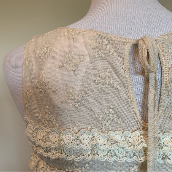 DESIGNER CREAM LACE DRESS - Picture 7 of 9